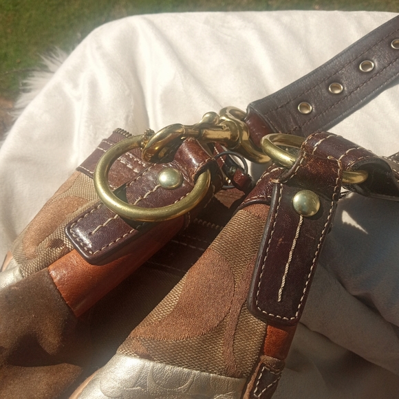 Coach - Picture 3 of 11